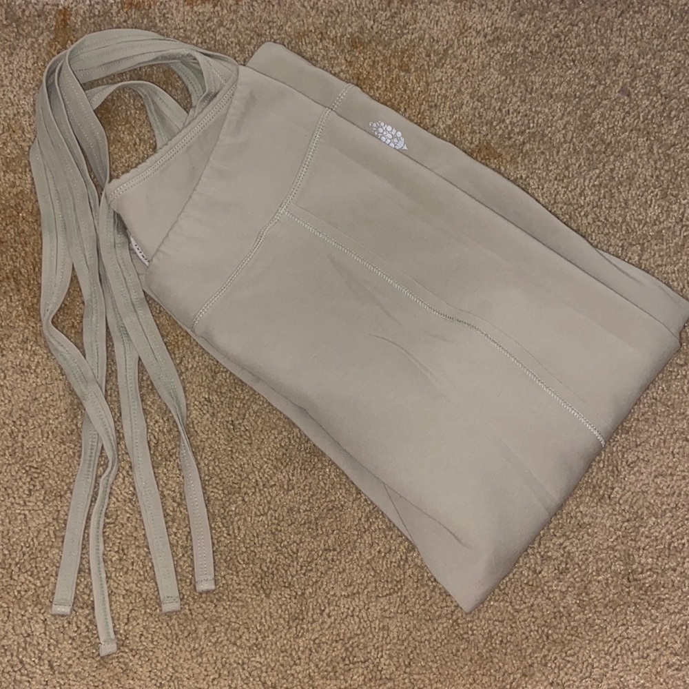 NWOT Freepeople Movement Tunrout leggings. Women’s US MED